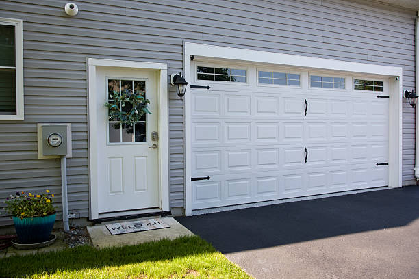 24/7 Emergency Garage Door Panel Replacement experts in Brighton, TN